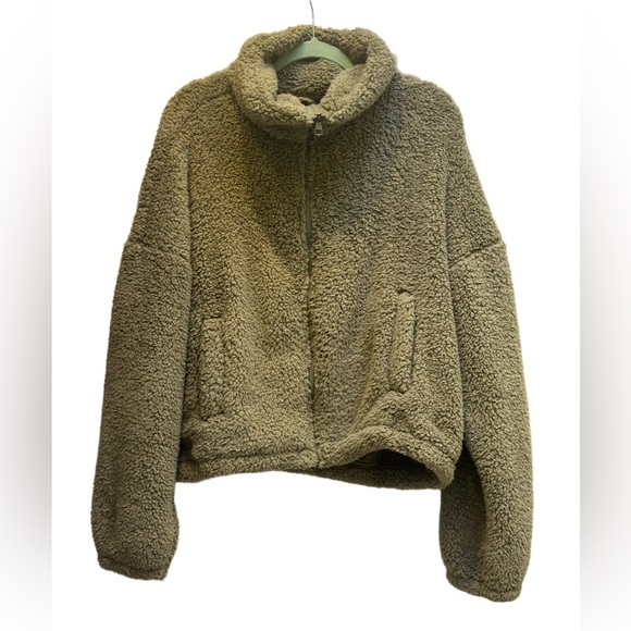 American Eagle Teddy Fleece Sherpa Zip Up Jacket in Olive Green, “huggable” 🖤 M - Picture 2 of 9